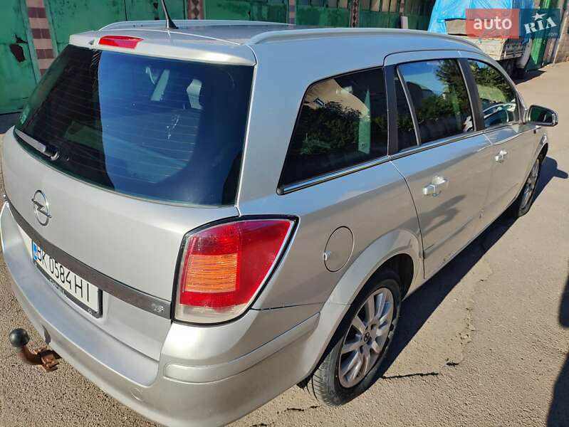 Универсал Opel Astra 2007 в Ровно