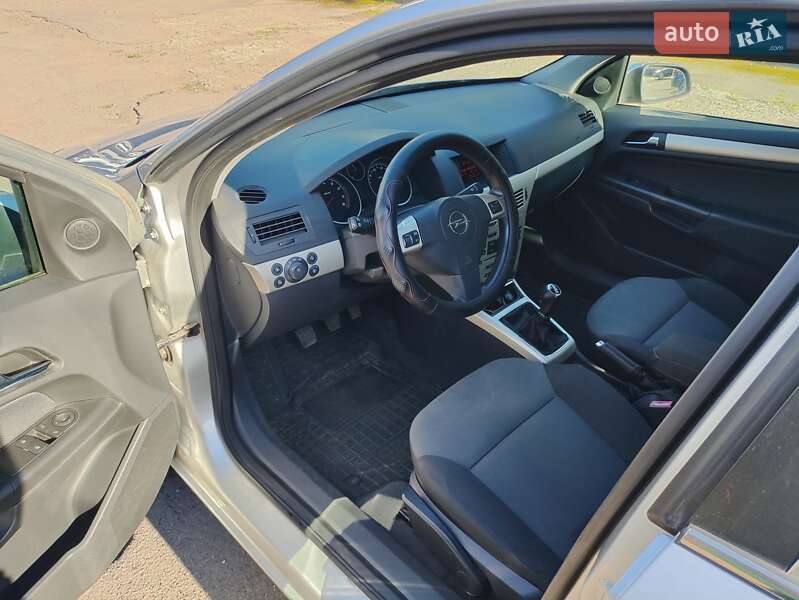Универсал Opel Astra 2007 в Ровно