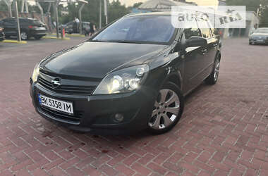 Універсал Opel Astra 2008 в Рівному