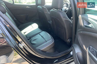 Хэтчбек Opel Astra 2015 в 