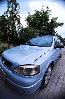 Седан Opel Astra 2004 в Золочеві