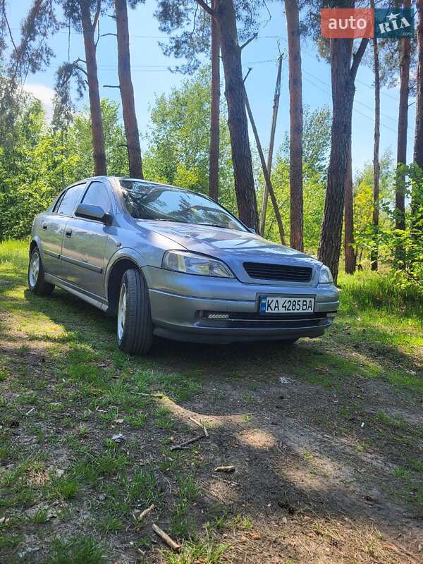 Хэтчбек Opel Astra 2003 в Киеве
