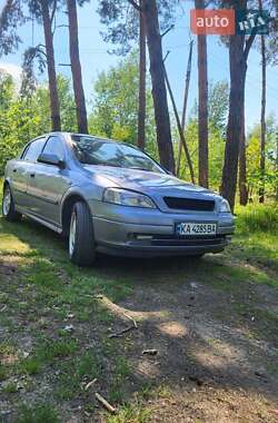 Хетчбек Opel Astra 2003 в 