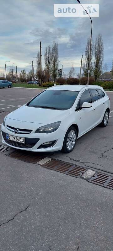 Універсал Opel Astra 2013 в Бурштині
