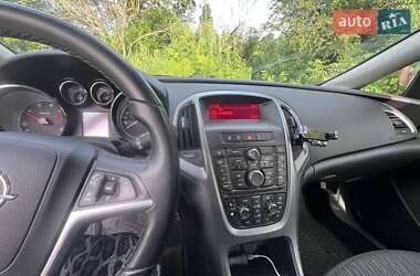 Универсал Opel Astra 2013 в 