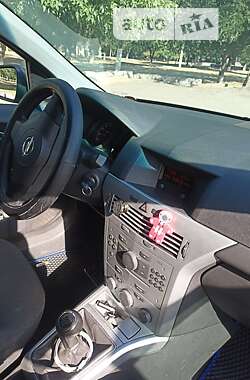 Універсал Opel Astra 2010 в Новому Бузі