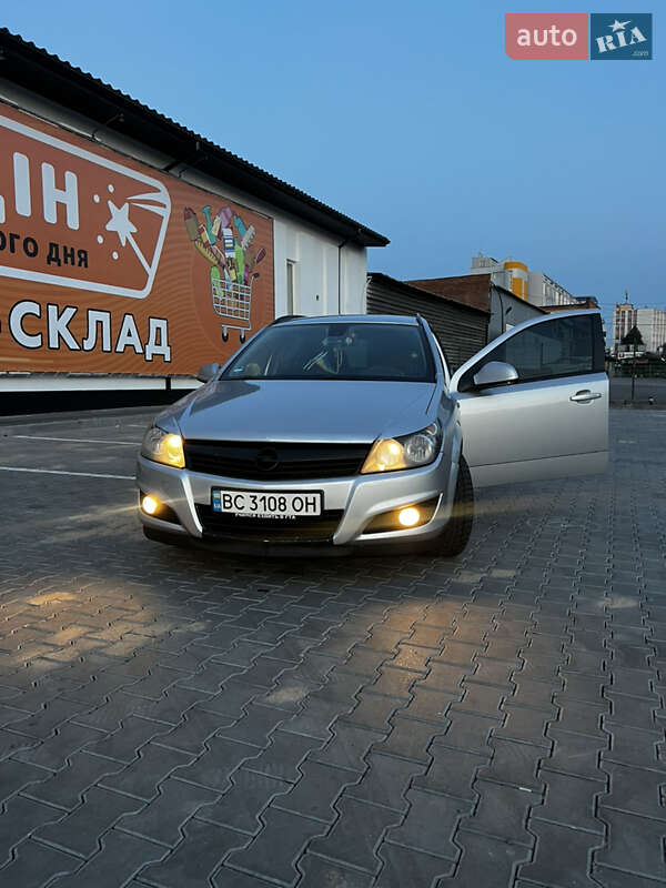 Opel Astra 2010
