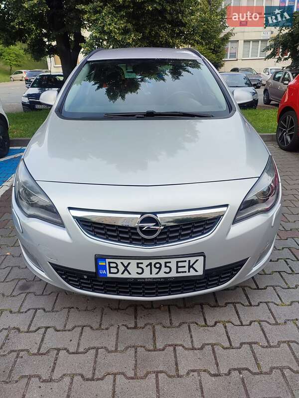 Універсал Opel Astra 2011 в Хмельницькому
