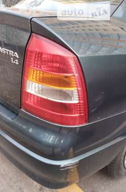 Седан Opel Astra 2004 в Києві