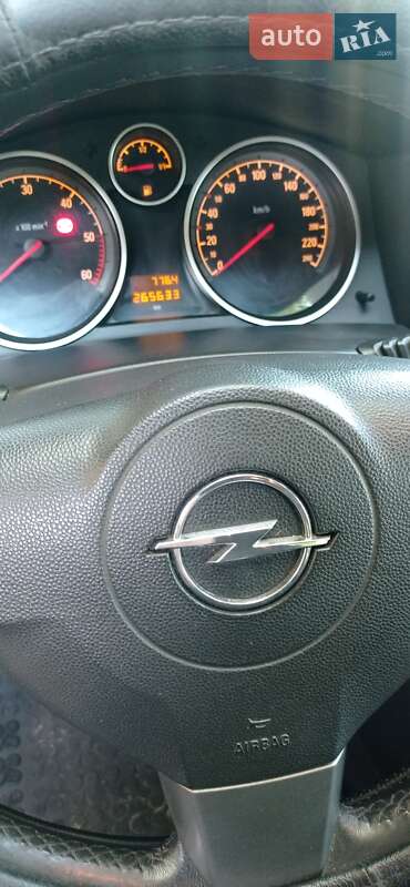 Универсал Opel Astra 2004 в Житомире