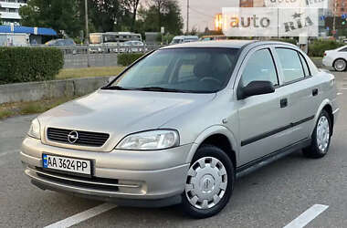 Седан Opel Astra 2007 в Охтирці