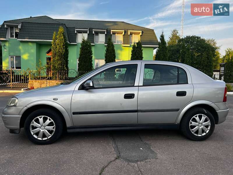 Хетчбек Opel Astra 2000 в Ємільчиному
