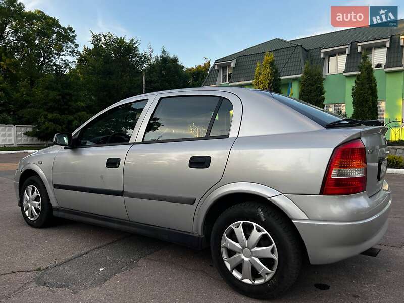 Хетчбек Opel Astra 2000 в Ємільчиному