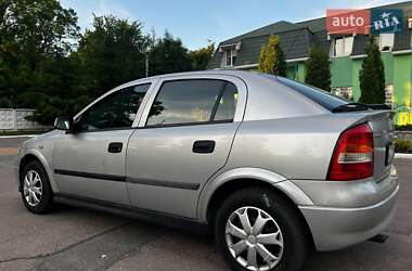 Хэтчбек Opel Astra 2000 в 