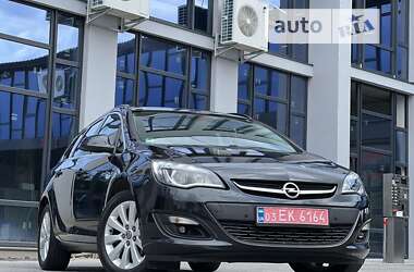 Універсал Opel Astra 2015 в Рівному