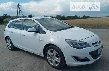 Універсал Opel Astra 2013 в Дніпрі