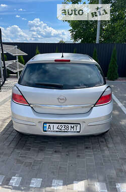 Хэтчбек Opel Astra 2006 в Звягеле