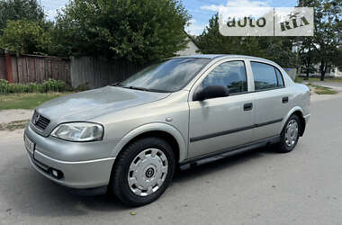 Седан Opel Astra 2008 в Ахтырке