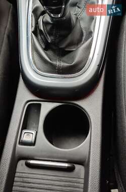 Универсал Opel Astra 2012 в 