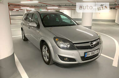 Універсал Opel Astra 2010 в Гайсину