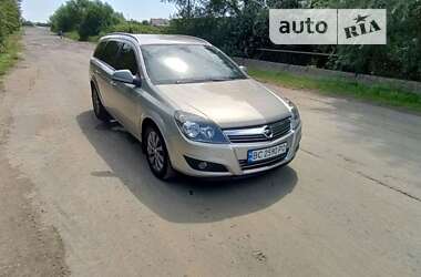 Универсал Opel Astra 2010 в Львове