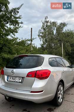 Универсал Opel Astra 2011 в 