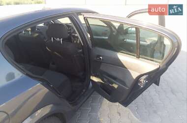 Хэтчбек Opel Astra 2006 в 