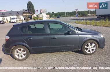 Хэтчбек Opel Astra 2006 в 