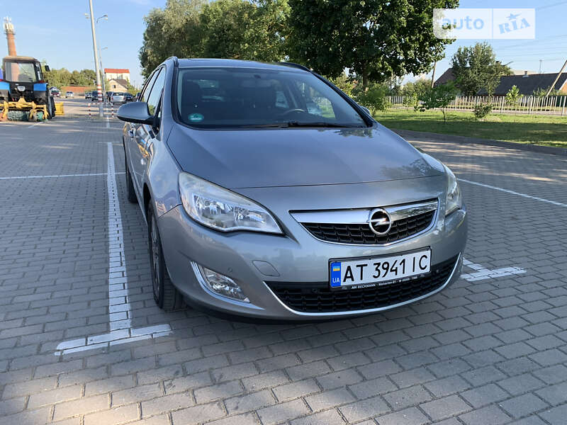 Универсал Opel Astra 2011 в Коломые