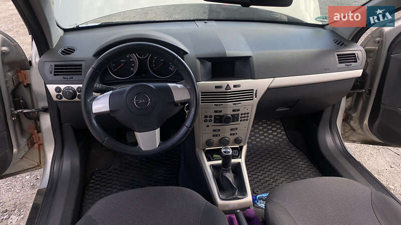 Универсал Opel Astra 2008 в Василькове