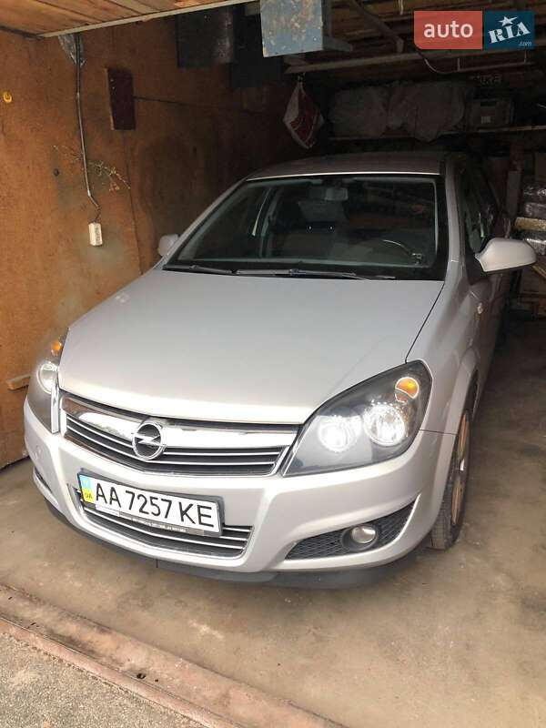 Opel Astra 2010