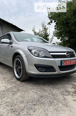 Універсал Opel Astra 2005 в Рівному