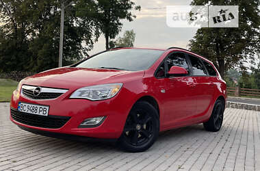 Универсал Opel Astra 2011 в Дрогобыче