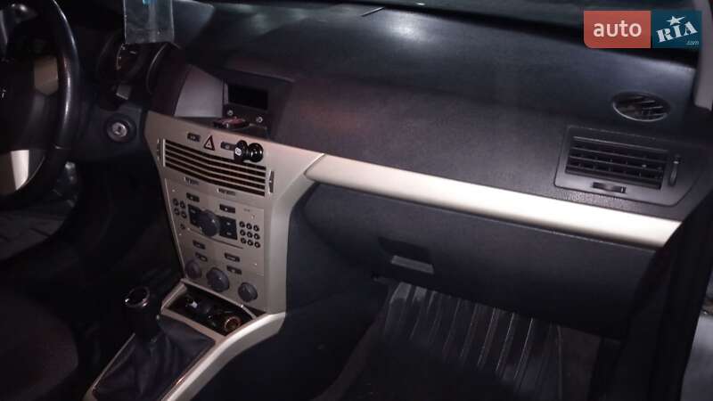 Седан Opel Astra 2008 в Чернівцях