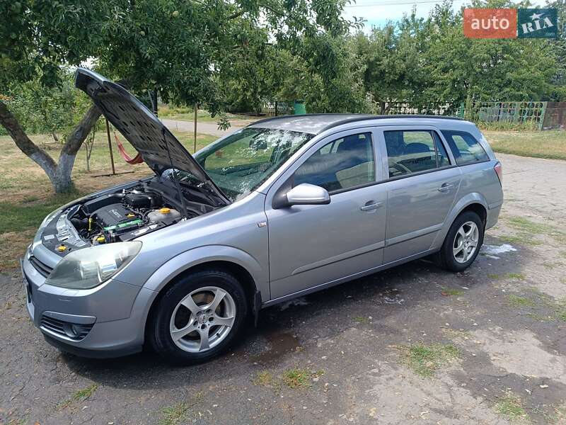 Універсал Opel Astra 2005 в Білики
