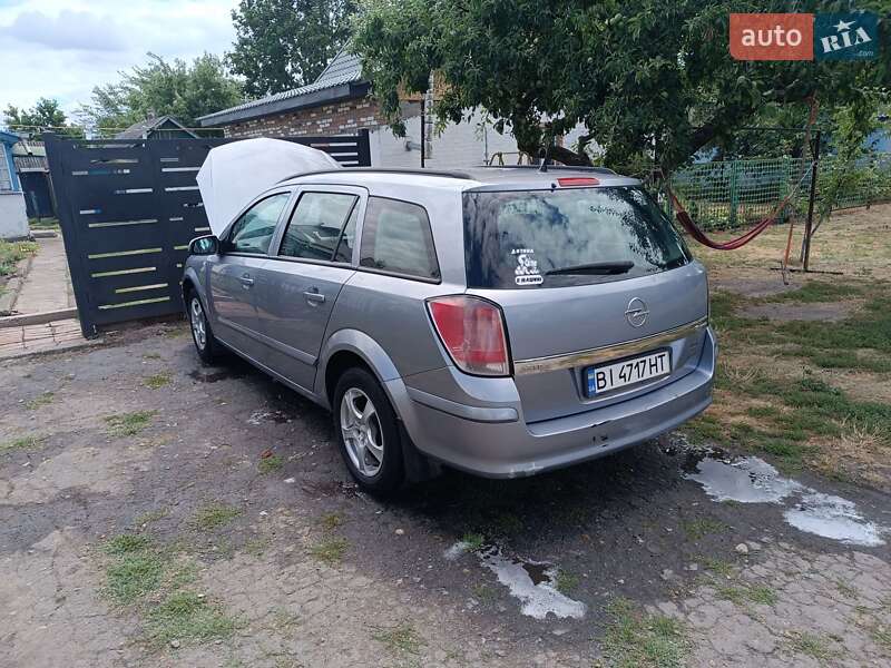 Універсал Opel Astra 2005 в Білики