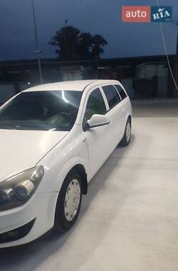 Универсал Opel Astra 2011 в 