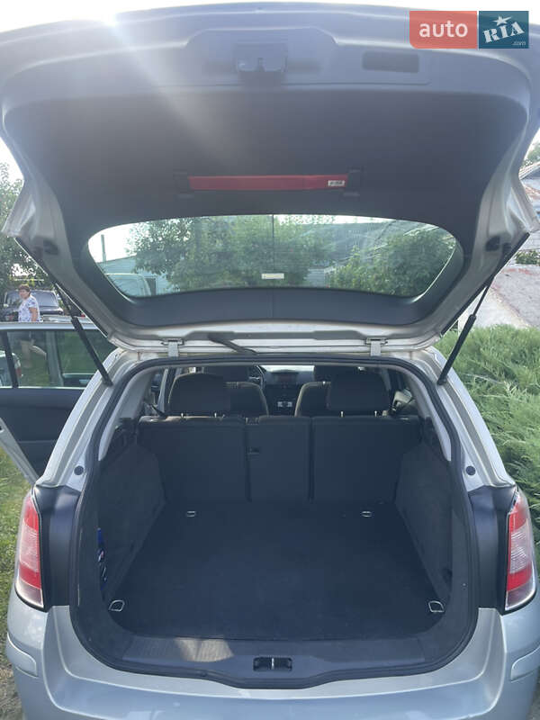 Універсал Opel Astra 2010 в Умані