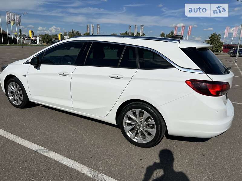 Универсал Opel Astra 2016 в Киеве