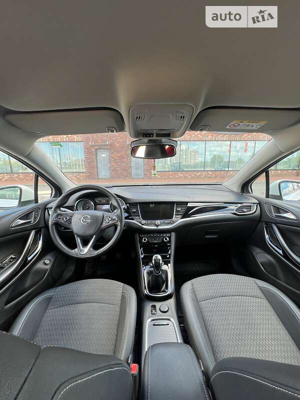 Универсал Opel Astra 2016 в Киеве