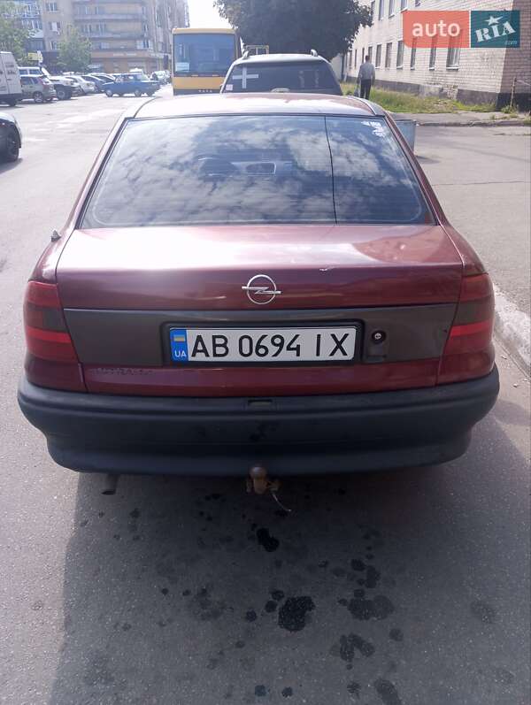 Седан Opel Astra 1996 в Покровске