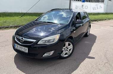 Универсал Opel Astra 2011 в Чернигове