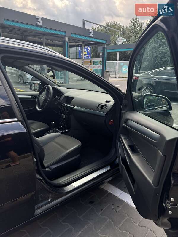 Універсал Opel Astra 2009 в Києві