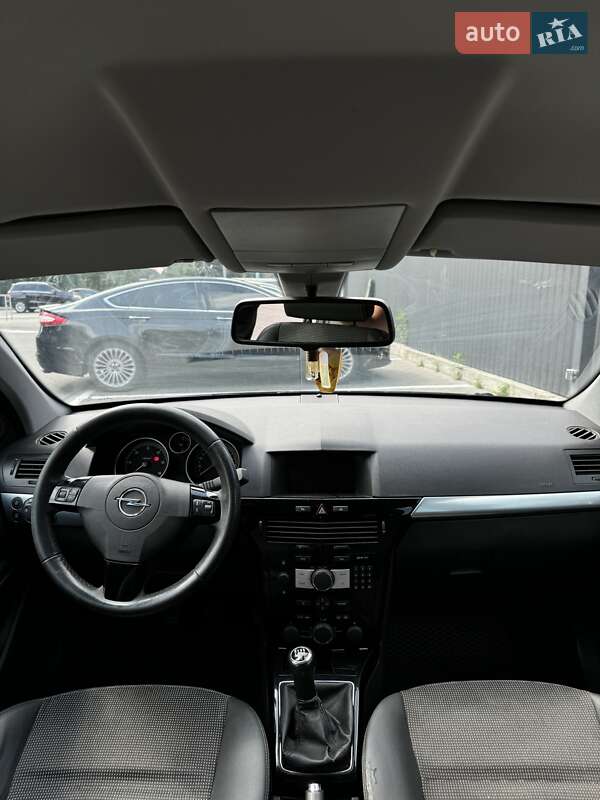 Універсал Opel Astra 2009 в Києві