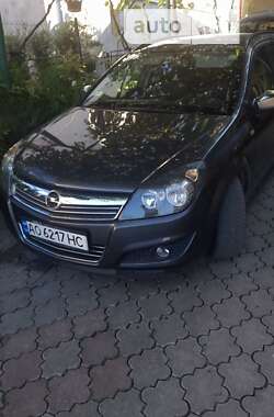 Универсал Opel Astra 2010 в Виноградове