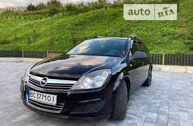 Универсал Opel Astra 2010 в Самборе