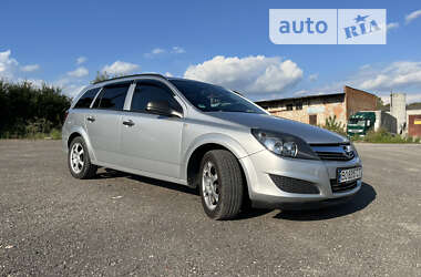 Універсал Opel Astra 2010 в Козові