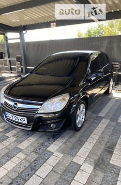 Хетчбек Opel Astra 2007 в Мостиській