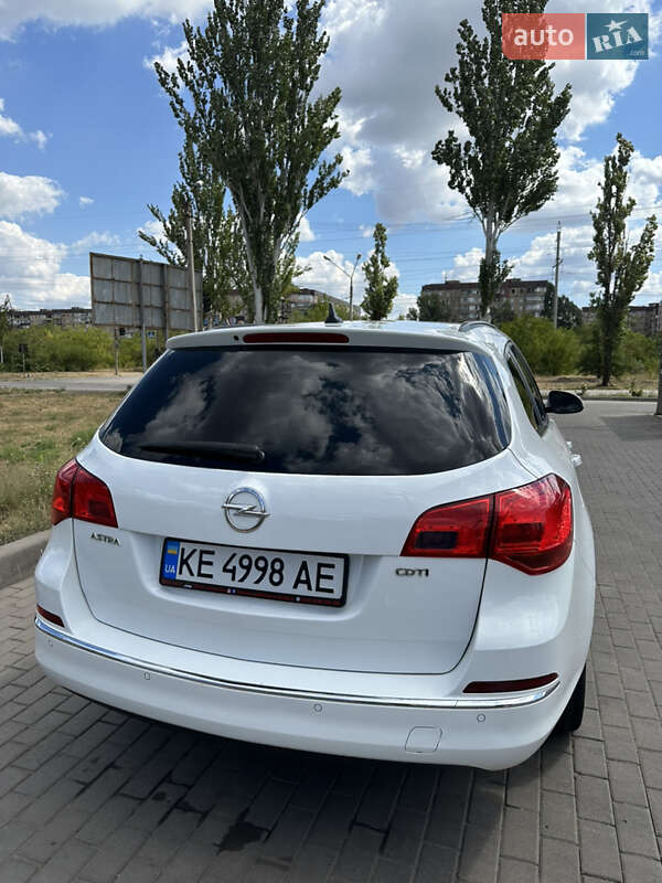 Універсал Opel Astra 2012 в Кривому Розі