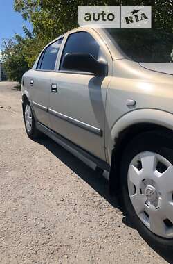Седан Opel Astra 2006 в 